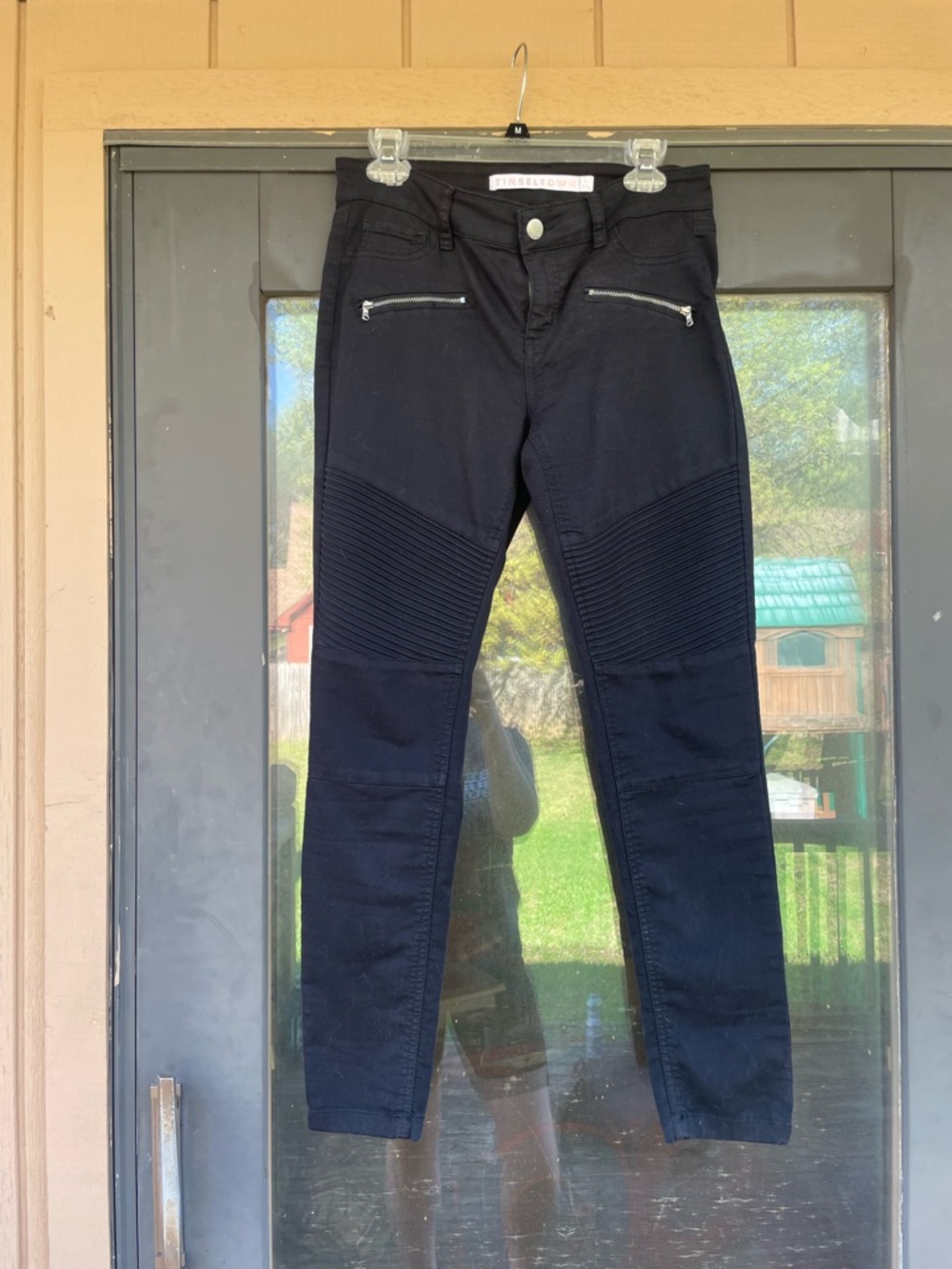 Black Light Denim Juniors Skinny Jeans with Zipper Design